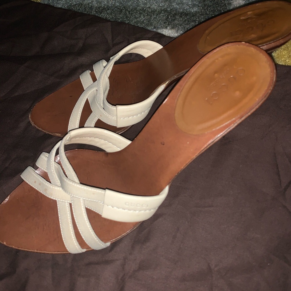 Vintage Gucci heels - Picture 2 of 4
